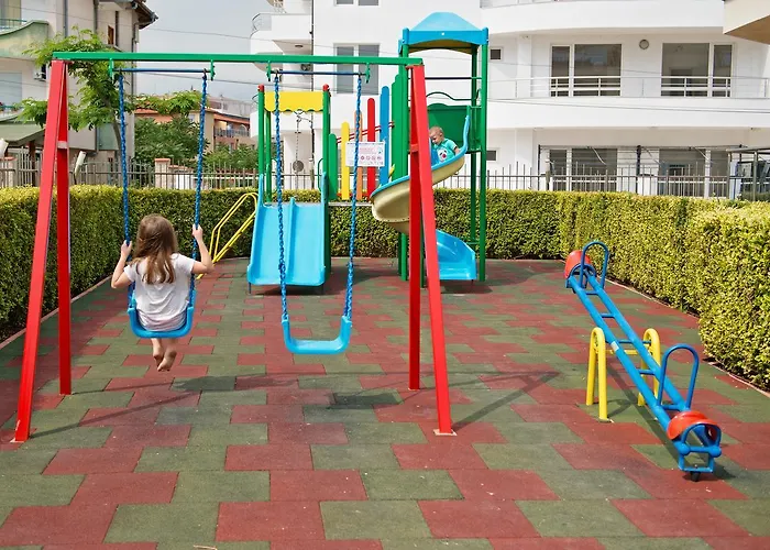 Hotel семеен адена 3*