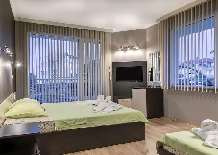 семеен адена Hotel Tschernomorez