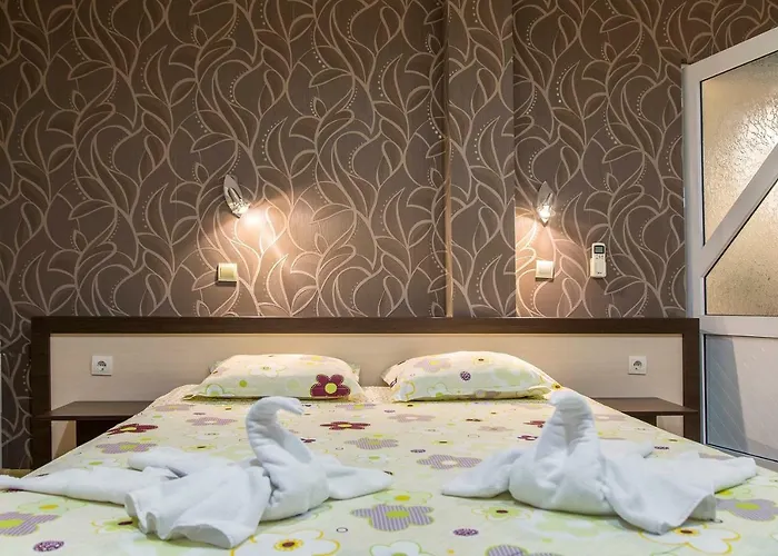 Hotel семеен адена