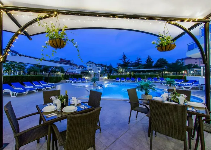 Хотел семеен адена