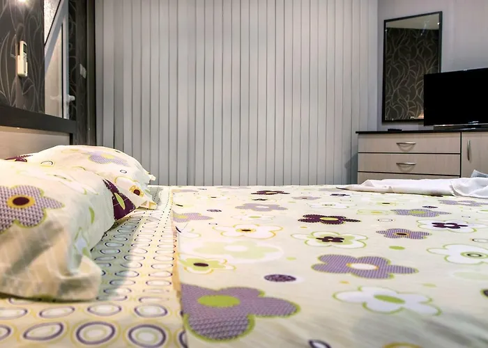 Хотел семеен адена 3*